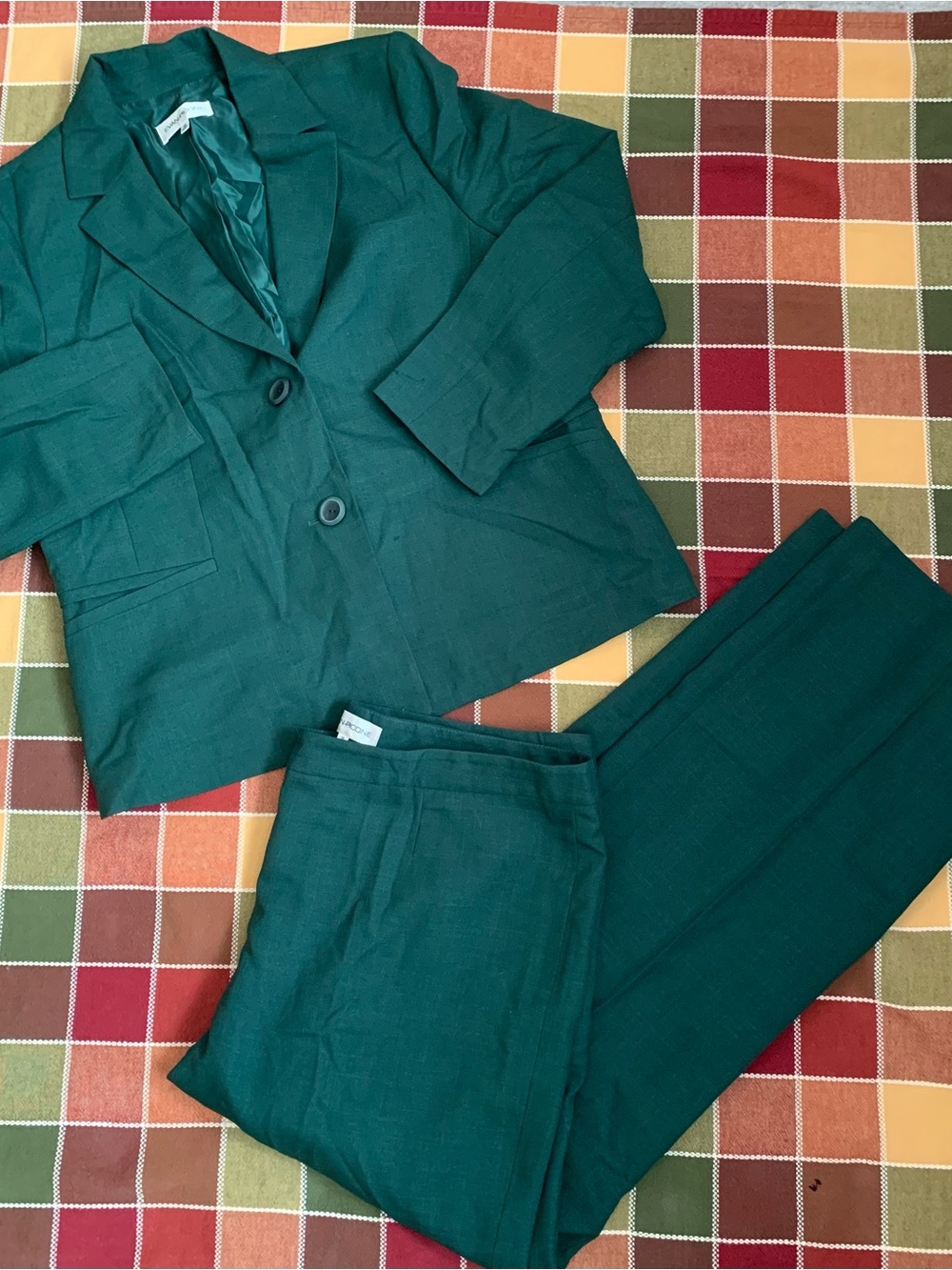 Evan Picone Jeweled Tone Wrinkle Resistant Trouser Pant Suit Blazer Set